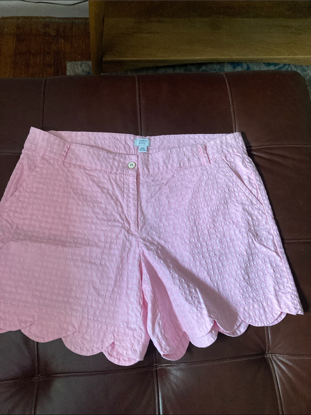 crown & ivy Pink Scallop-Hem Seersucker Shorts